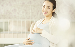 丽江怀孕6个月如何做亲子鉴定，丽江孕期亲子鉴定大概多少钱